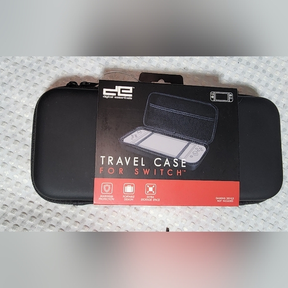 DIGITAL ESSENTIALS NEW TRAVEL CASE FOR SWITCH - Picture 2 of 4